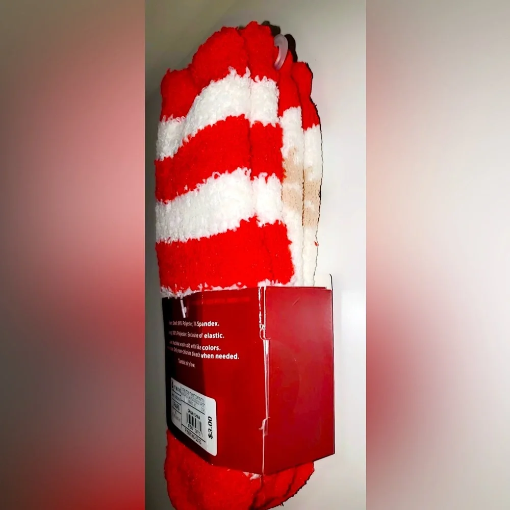 2 Pairs of Wondershop™ Toddler Super Soft Santa Cozy Crew Socks Sz: 6 - 9 NWT